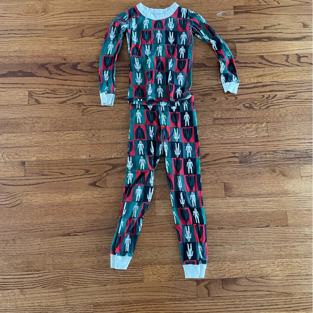 Hanna Andersson Star Wars holiday pajamas set, size 6-7